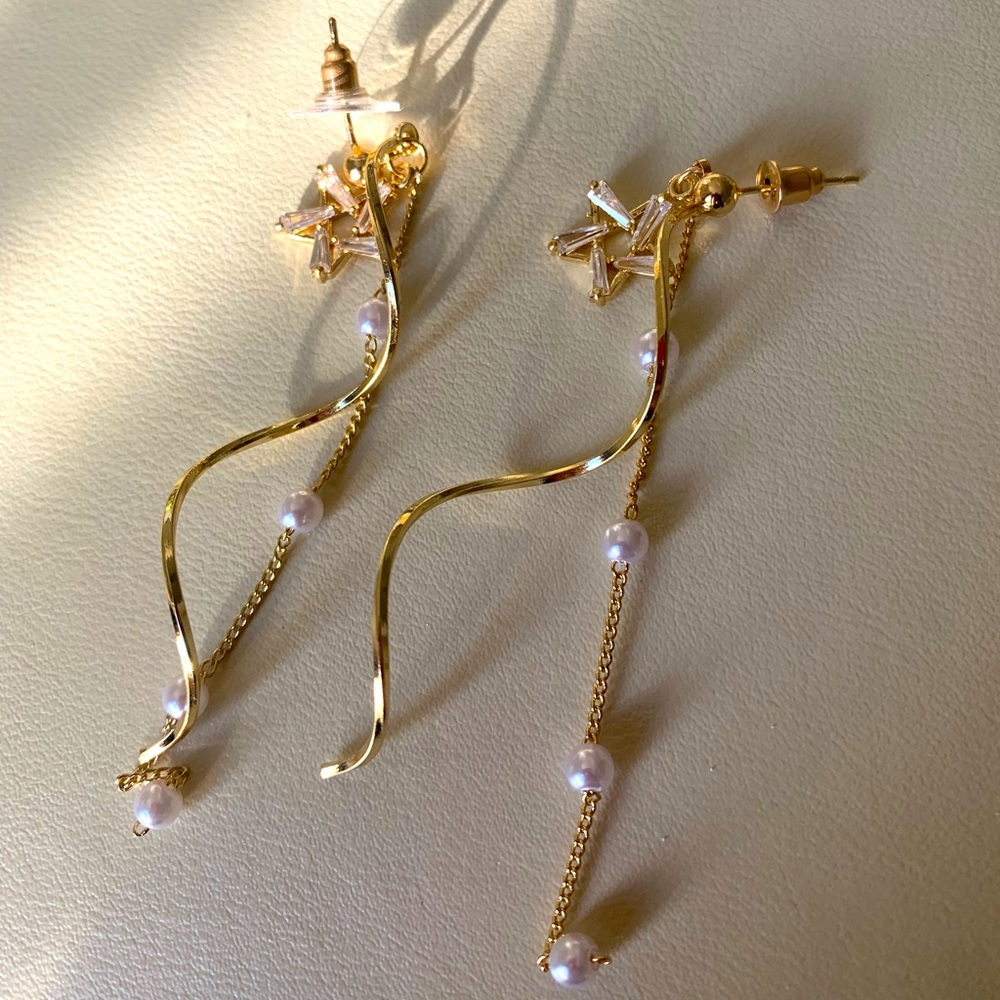 Diamond drop earring